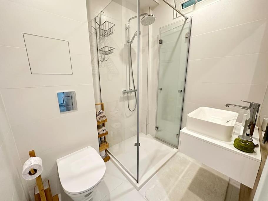 New Luxury Furnished Apartment - Beach, Varna Center & Fast Wi-Fi Exterior foto