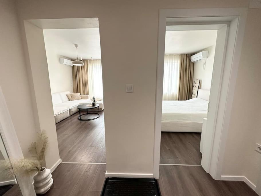 New Luxury Furnished Apartment - Beach, Varna Center & Fast Wi-Fi Exterior foto